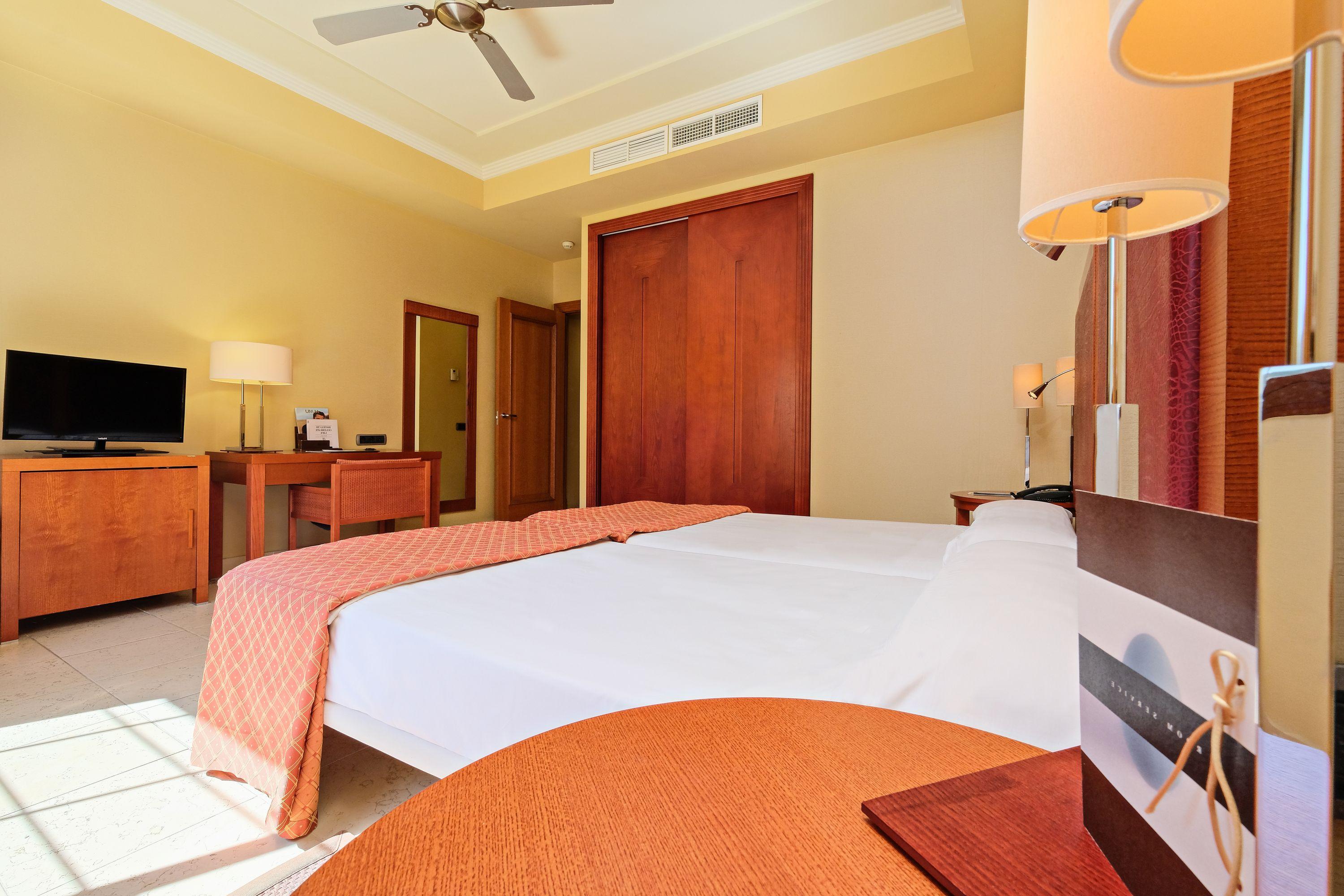 אגוואדולסה Hotel Envia Almeria Spa & Golf מראה חיצוני תמונה A bedroom at the hotel