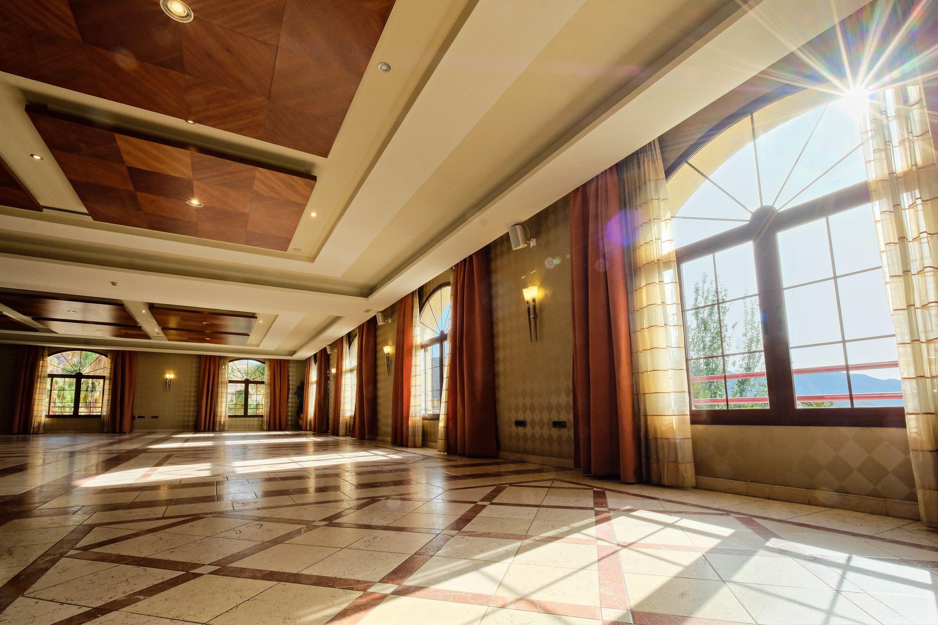 אגוואדולסה Hotel Envia Almeria Spa & Golf מראה חיצוני תמונה Interior of the library