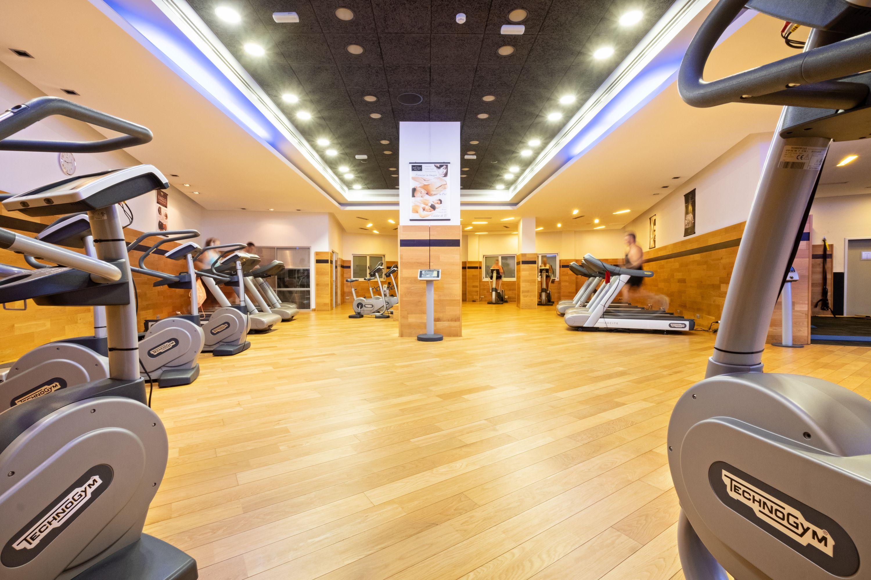 אגוואדולסה Hotel Envia Almeria Spa & Golf מראה חיצוני תמונה The gym at the hotel