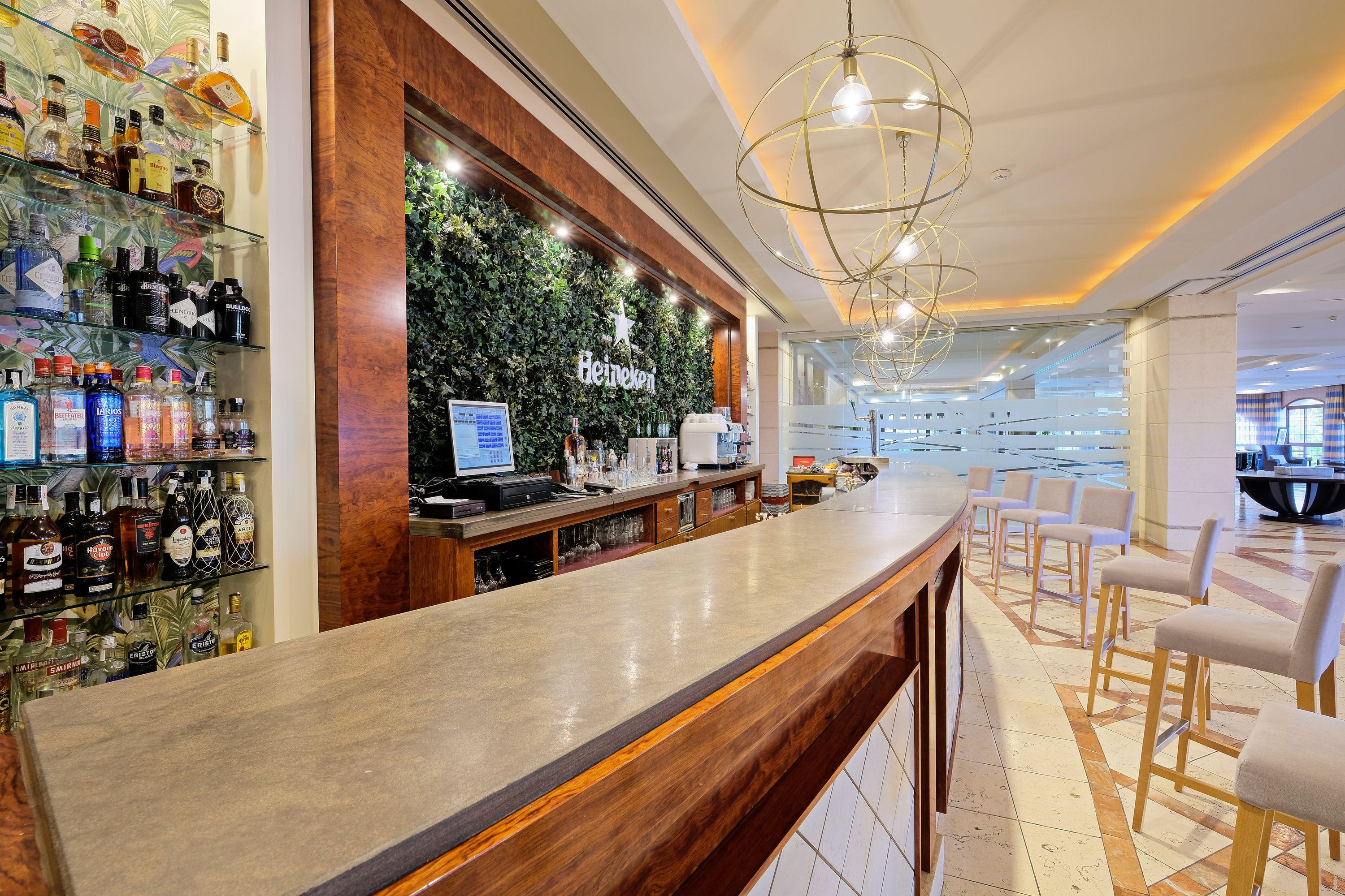 אגוואדולסה Hotel Envia Almeria Spa & Golf מראה חיצוני תמונה The bar at the lounge