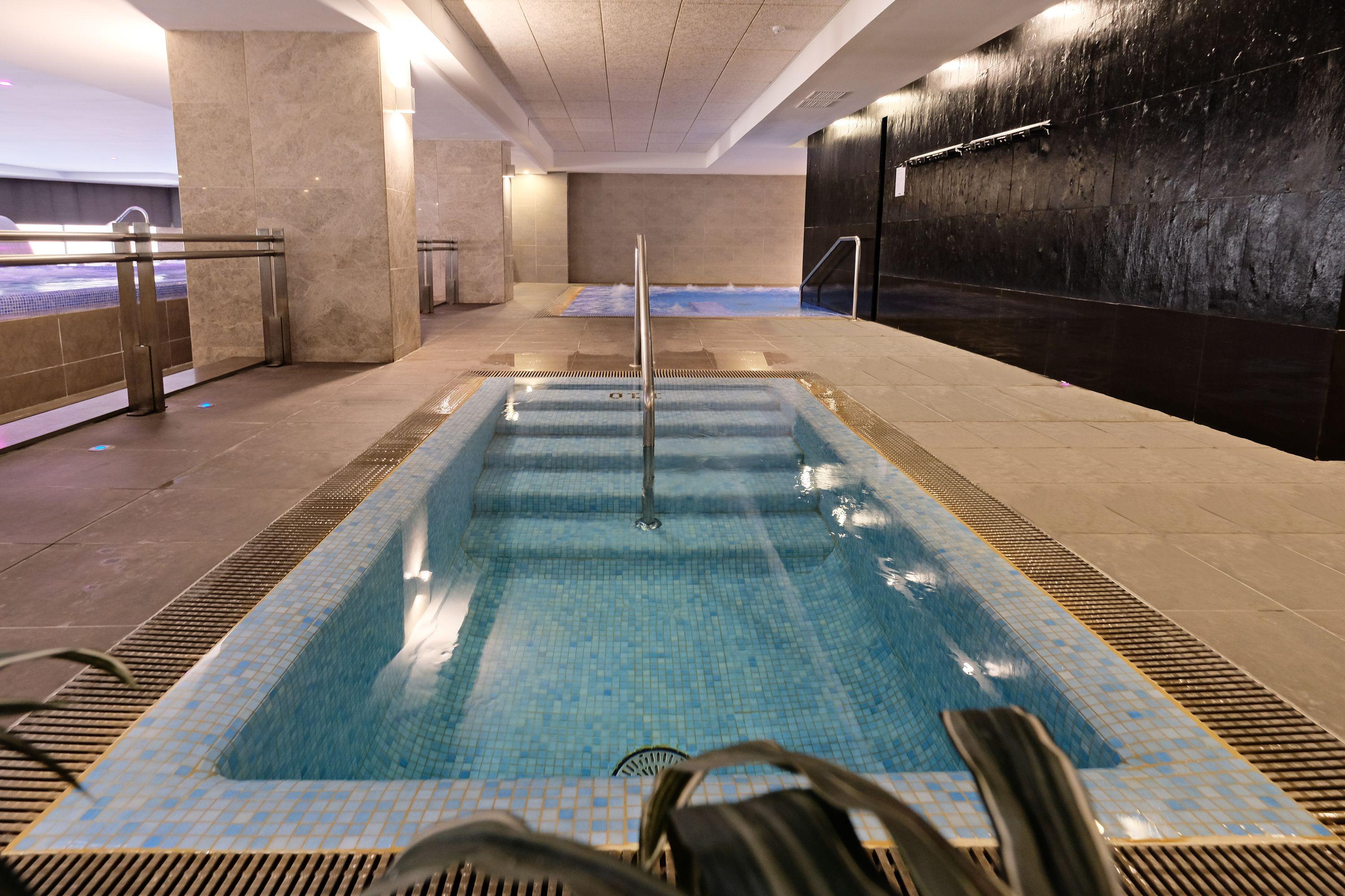 אגוואדולסה Hotel Envia Almeria Spa & Golf מראה חיצוני תמונה The swimming pool at the hotel