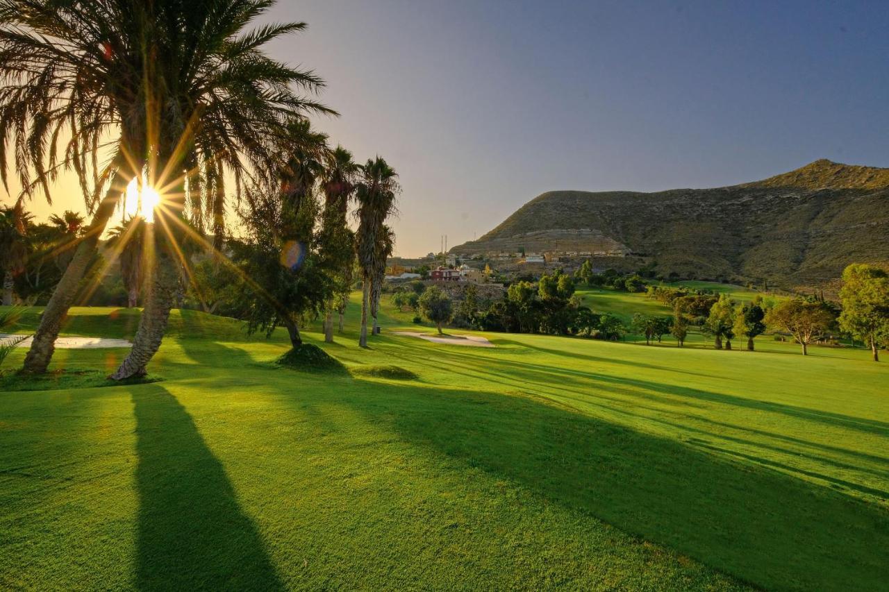 אגוואדולסה Hotel Envia Almeria Spa & Golf מראה חיצוני תמונה Golf course at the resort